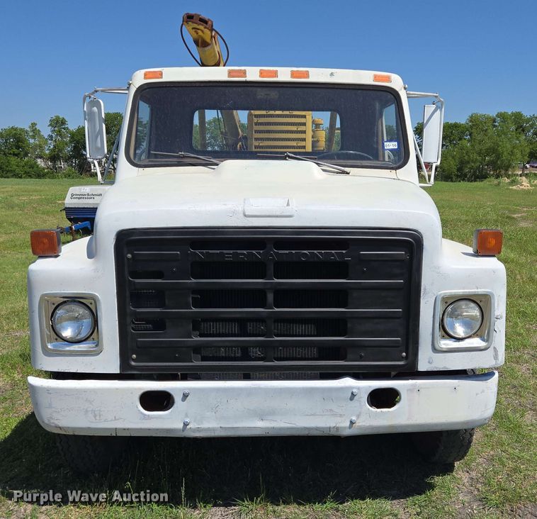 image for item DT4875 1985 International 1654 pressure digger truck