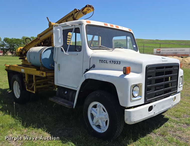 image for item DT4875 1985 International 1654 pressure digger truck