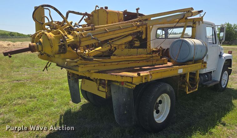 image for item DT4875 1985 International 1654 pressure digger truck