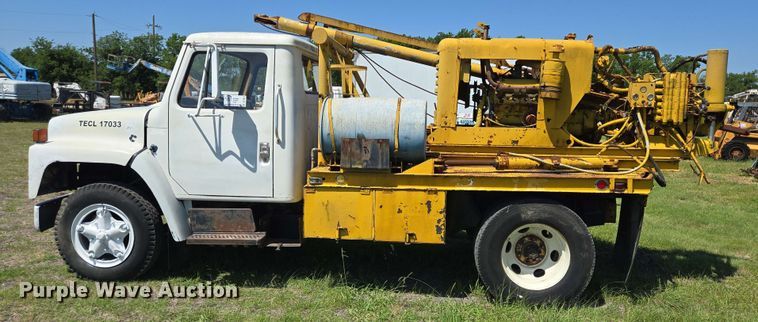 image for item DT4875 1985 International 1654 pressure digger truck