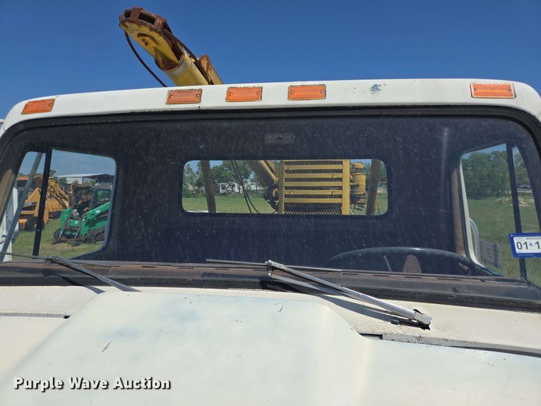 image for item DT4875 1985 International 1654 pressure digger truck