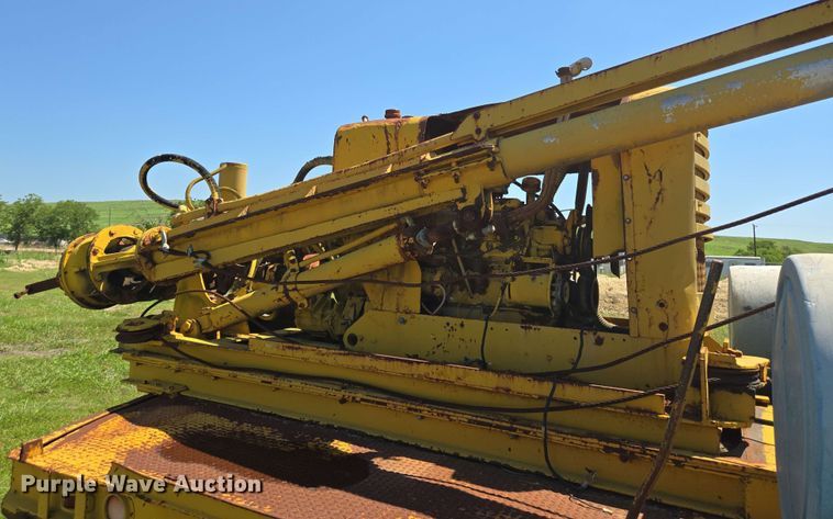 image for item DT4875 1985 International 1654 pressure digger truck