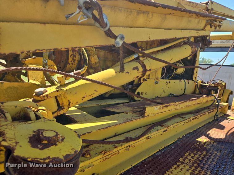 image for item DT4875 1985 International 1654 pressure digger truck