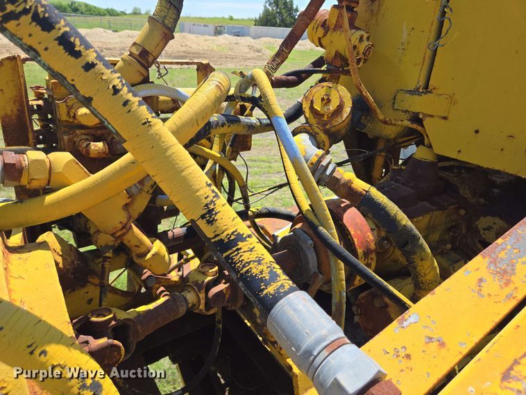 image for item DT4875 1985 International 1654 pressure digger truck