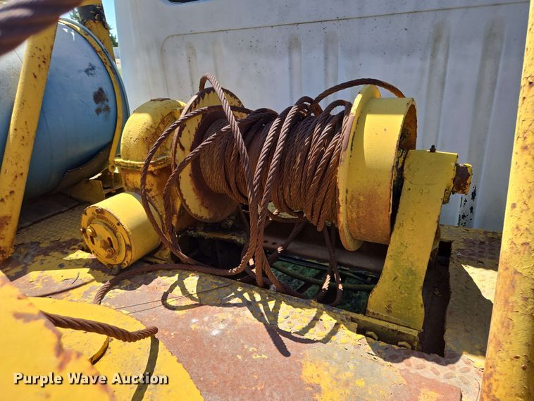 image for item DT4875 1985 International 1654 pressure digger truck