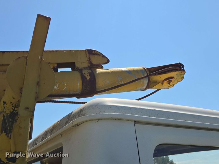 image for item DT4875 1985 International 1654 pressure digger truck