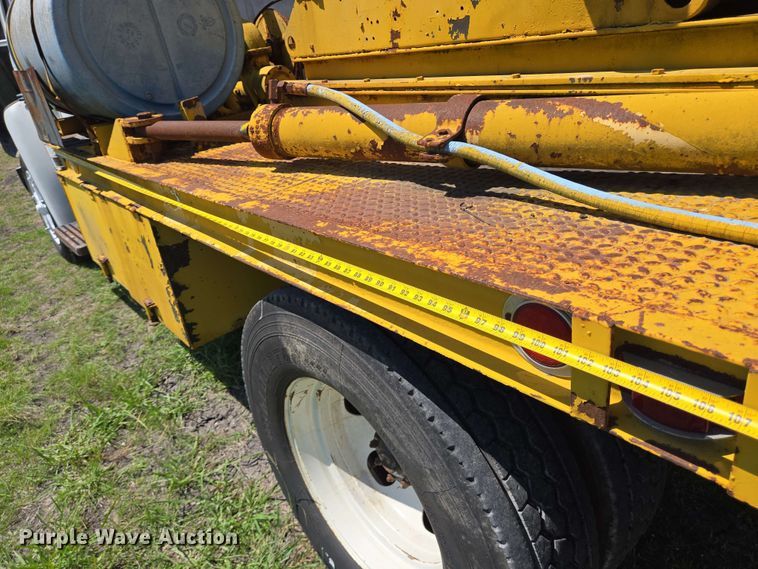 image for item DT4875 1985 International 1654 pressure digger truck