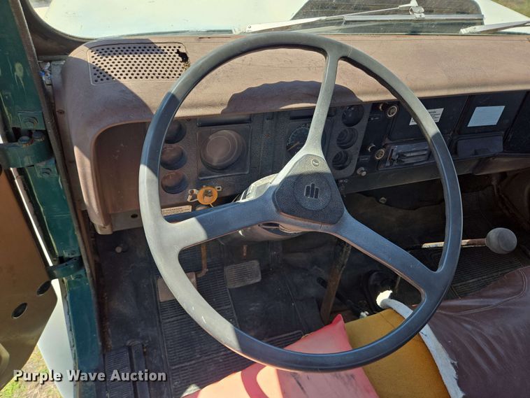 image for item DT4875 1985 International 1654 pressure digger truck