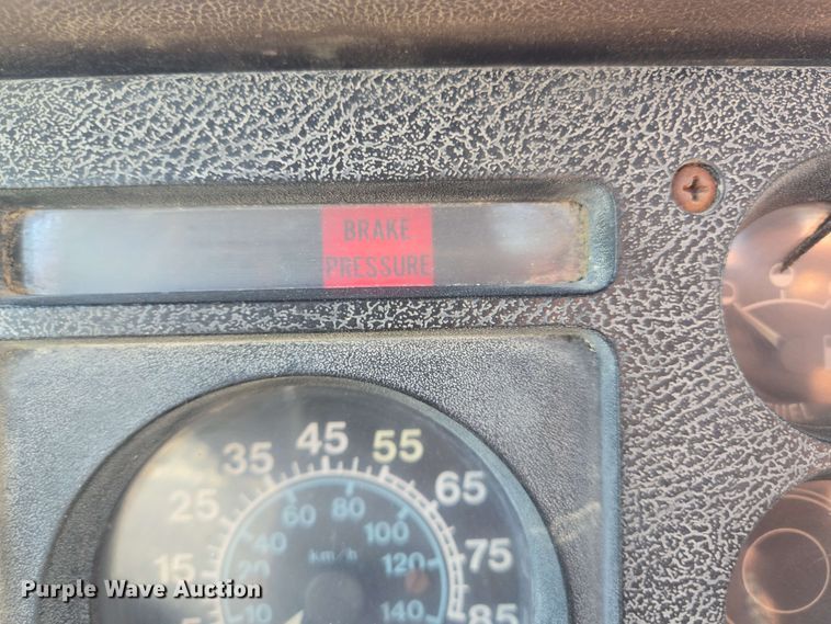 image for item DT4875 1985 International 1654 pressure digger truck