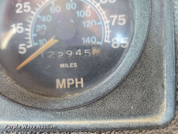 image for item DT4875 1985 International 1654 pressure digger truck