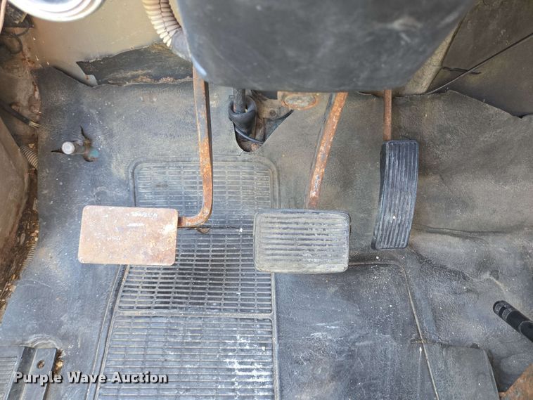 image for item DT4875 1985 International 1654 pressure digger truck