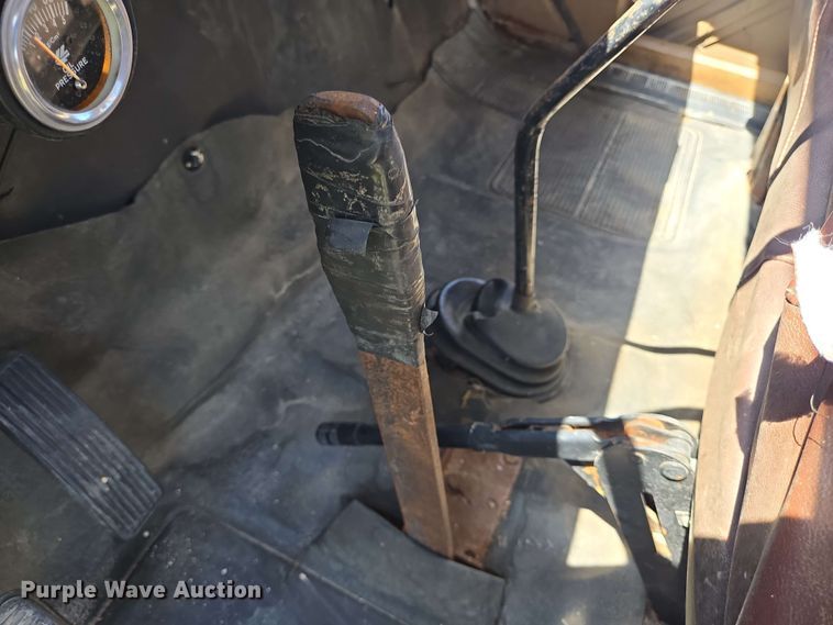 image for item DT4875 1985 International 1654 pressure digger truck