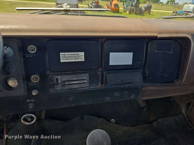 image for item DT4875 1985 International 1654 pressure digger truck