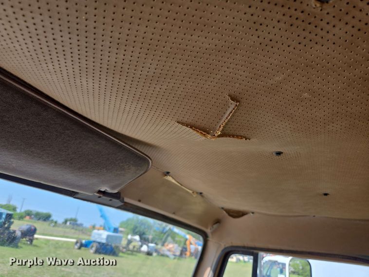 image for item DT4875 1985 International 1654 pressure digger truck