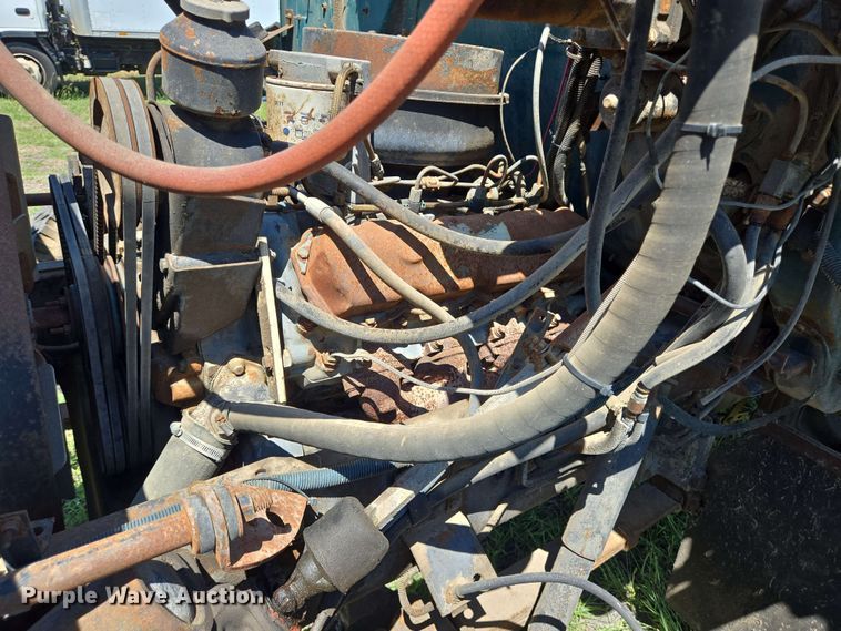 image for item DT4875 1985 International 1654 pressure digger truck