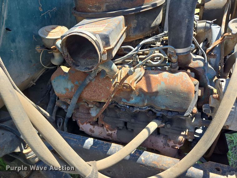 image for item DT4875 1985 International 1654 pressure digger truck