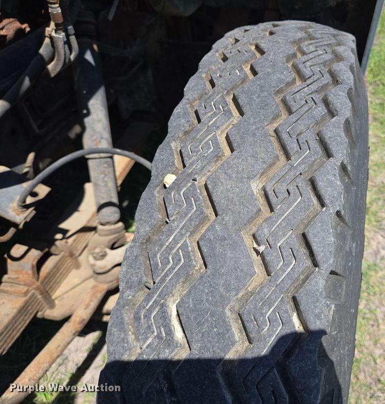 image for item DT4875 1985 International 1654 pressure digger truck