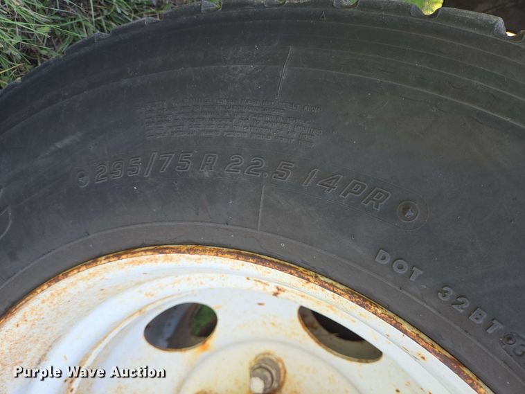 image for item DT4875 1985 International 1654 pressure digger truck