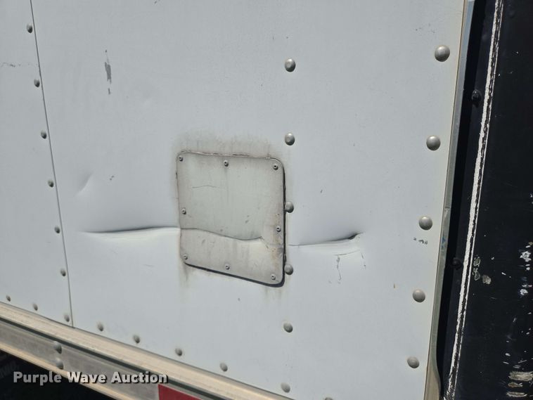 image for item DT4876 2004 Chevrolet W5500 box truck