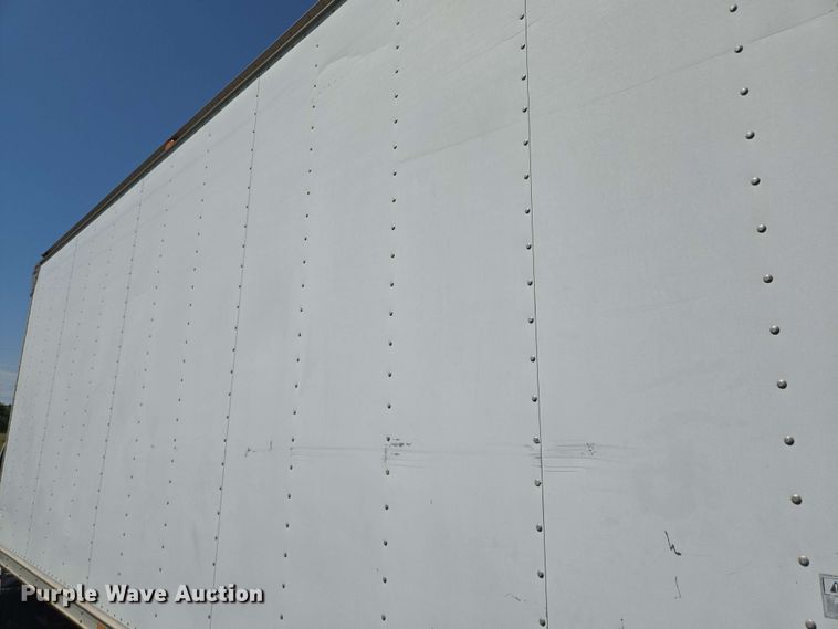 image for item DT4876 2004 Chevrolet W5500 box truck