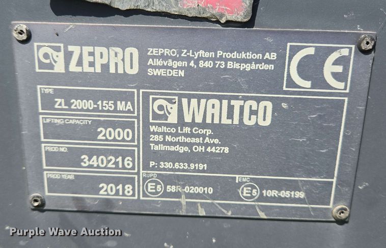 image for item DT4876 2004 Chevrolet W5500 box truck