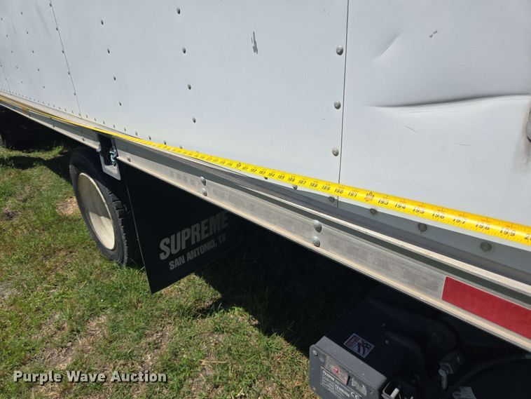 image for item DT4876 2004 Chevrolet W5500 box truck