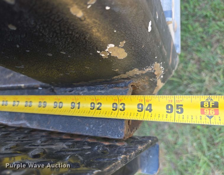 image for item DT4876 2004 Chevrolet W5500 box truck