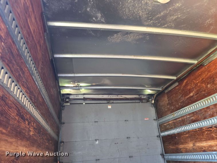 image for item DT4876 2004 Chevrolet W5500 box truck