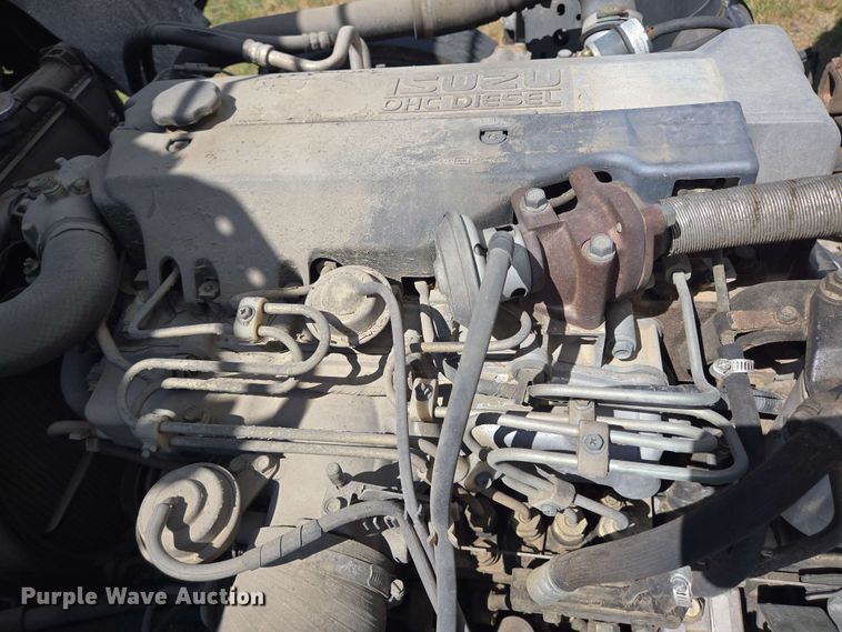 image for item DT4876 2004 Chevrolet W5500 box truck