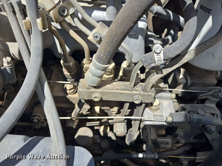 image for item DT4876 2004 Chevrolet W5500 box truck