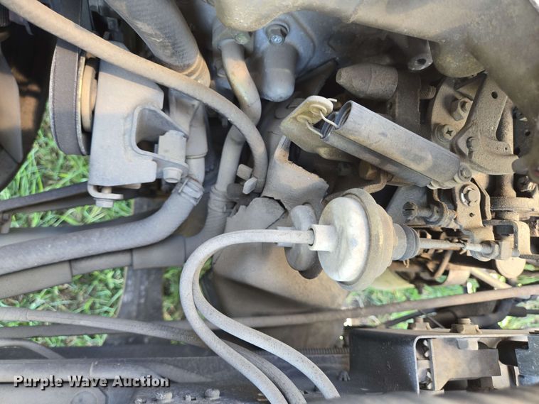 image for item DT4876 2004 Chevrolet W5500 box truck