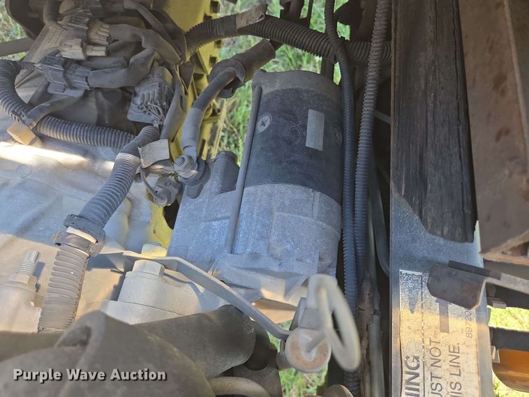 image for item DT4876 2004 Chevrolet W5500 box truck