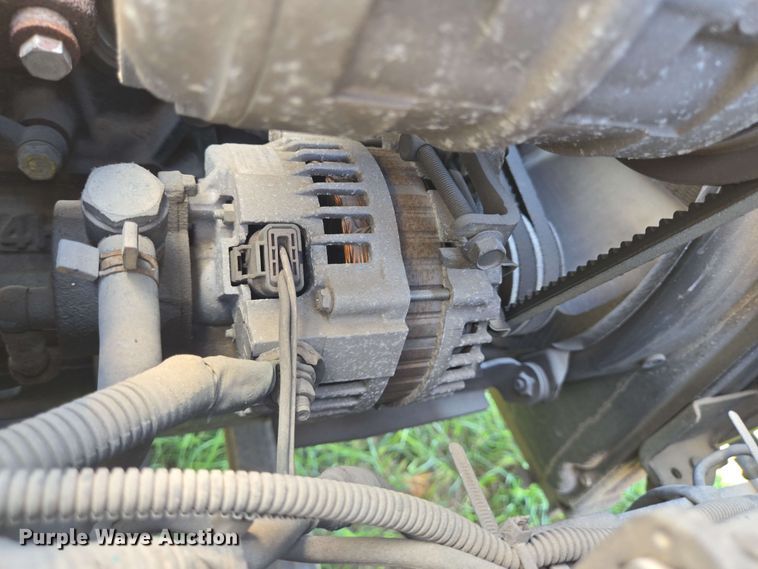 image for item DT4876 2004 Chevrolet W5500 box truck