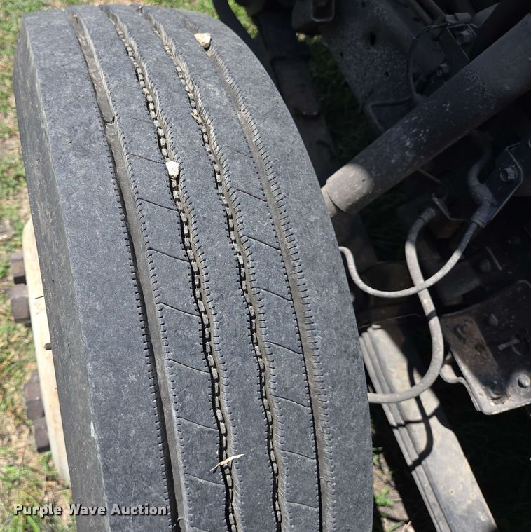 image for item DT4876 2004 Chevrolet W5500 box truck