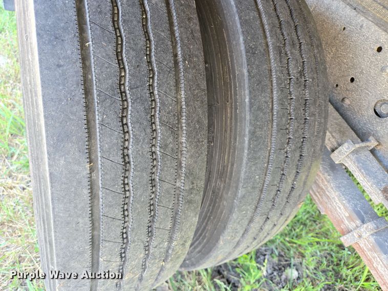 image for item DT4876 2004 Chevrolet W5500 box truck