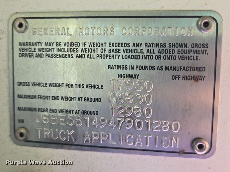 image for item DT4876 2004 Chevrolet W5500 box truck