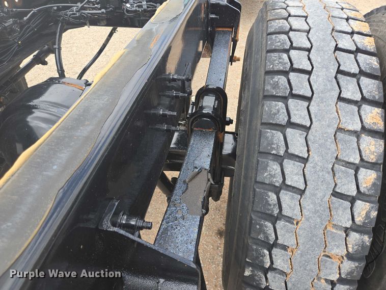 image for item DT4916 2013 Kenworth T370 truck cab and chassis