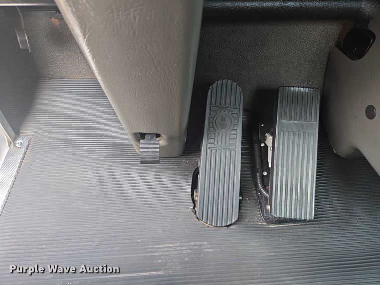 image for item DT4916 2013 Kenworth T370 truck cab and chassis