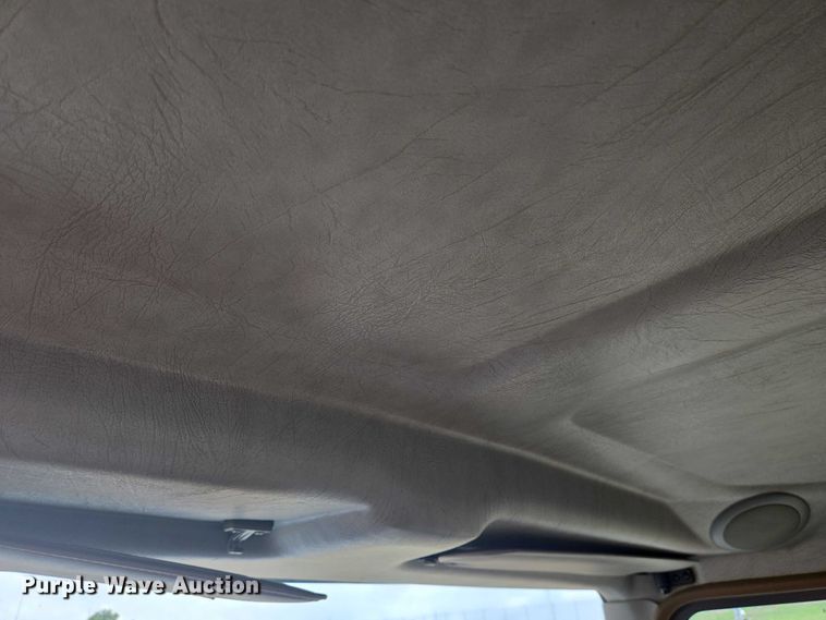 image for item DT4916 2013 Kenworth T370 truck cab and chassis