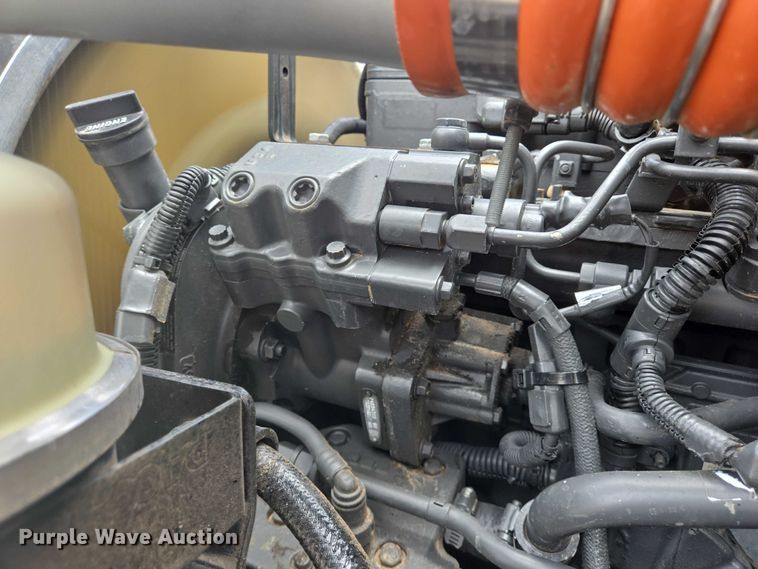 image for item DT4916 2013 Kenworth T370 truck cab and chassis