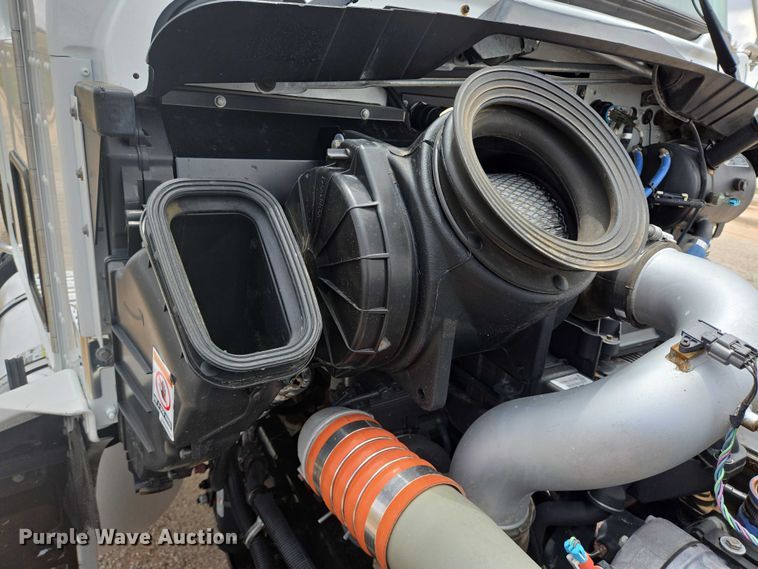 image for item DT4916 2013 Kenworth T370 truck cab and chassis