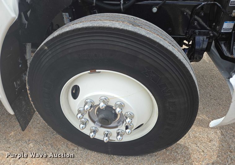 image for item DT4916 2013 Kenworth T370 truck cab and chassis