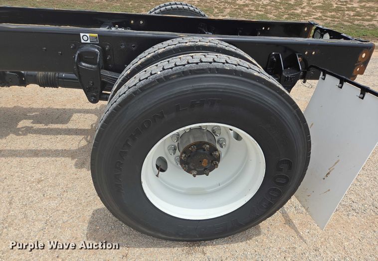 image for item DT4916 2013 Kenworth T370 truck cab and chassis