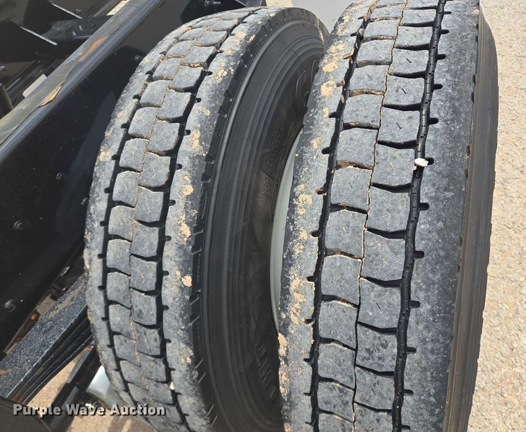 image for item DT4916 2013 Kenworth T370 truck cab and chassis