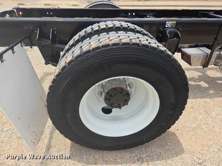 image for item DT4916 2013 Kenworth T370 truck cab and chassis