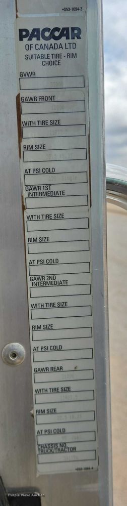 image for item DT4916 2013 Kenworth T370 truck cab and chassis