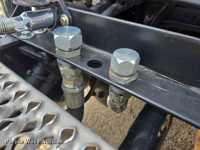 image for item DT4917 2015 Peterbilt 579 semi truck