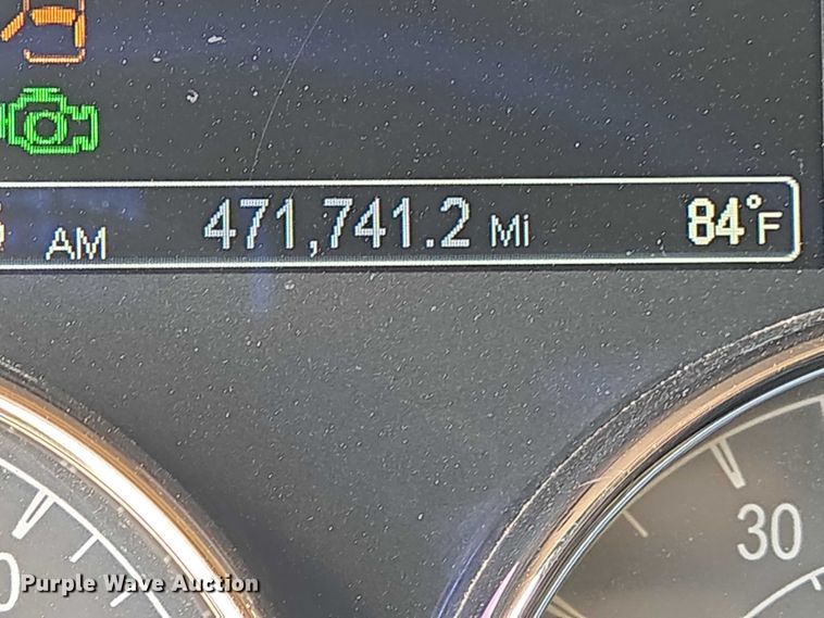 image for item DT4917 2015 Peterbilt 579 semi truck