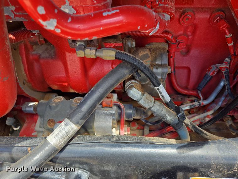 image for item DT4917 2015 Peterbilt 579 semi truck