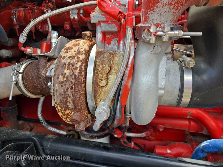 image for item DT4917 2015 Peterbilt 579 semi truck